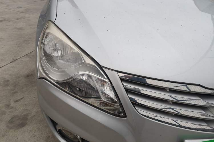 Used Hyundai Celesta 2011 1.6L Manual Comfort Edition Right Front Headlight