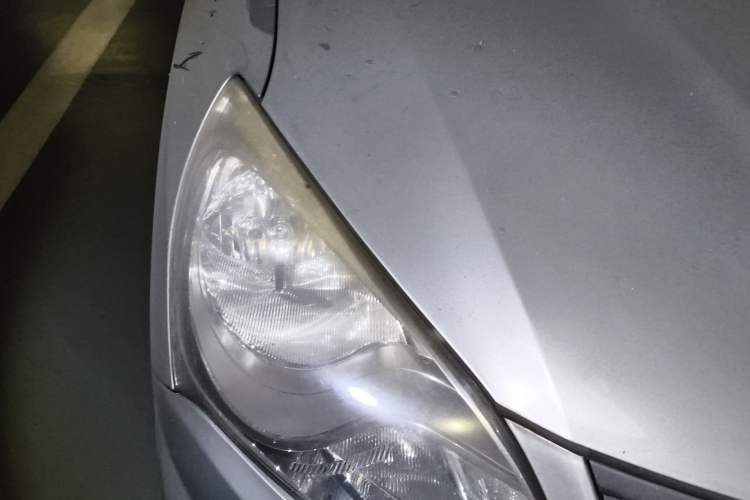 Used Hyundai Celesta 2011 1.6L Automatic Luxury Version Right Front Headlight