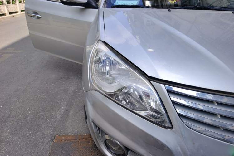 Used Hyundai Celesta 2011 1.6L Manual Luxury Model Right Front Headlight
