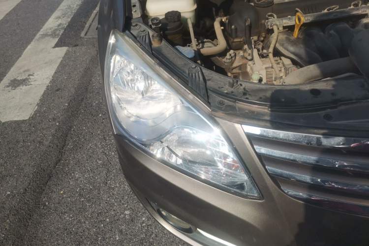 Used Hyundai Celesta 2011 1.6L Automatic Comfort Edition Right Front Headlight