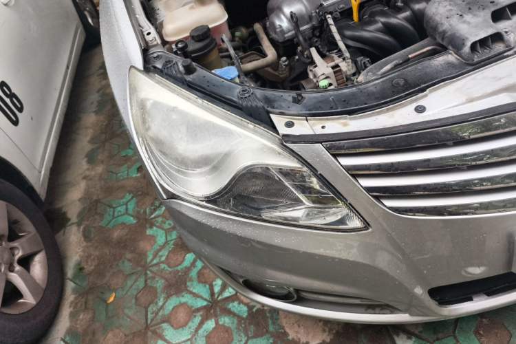 Used Hyundai Celesta 2011 1.6L Manual Luxury Model Right Front Headlight