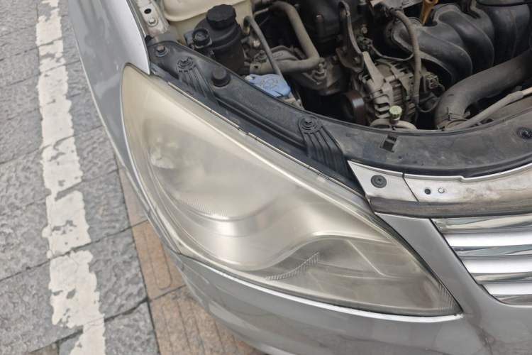 Used Hyundai Celesta 2011 1.6L Manual Comfort Edition Right Front Headlight