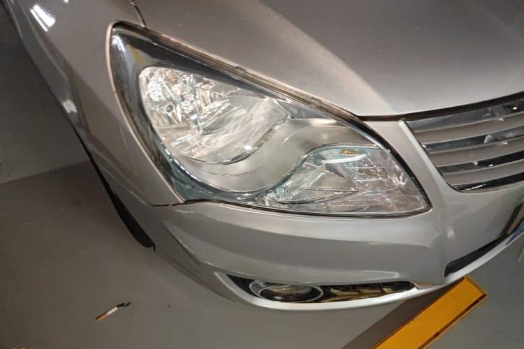Used Hyundai Celesta 2011 1.6L Manual Luxury Model Right Front Headlight