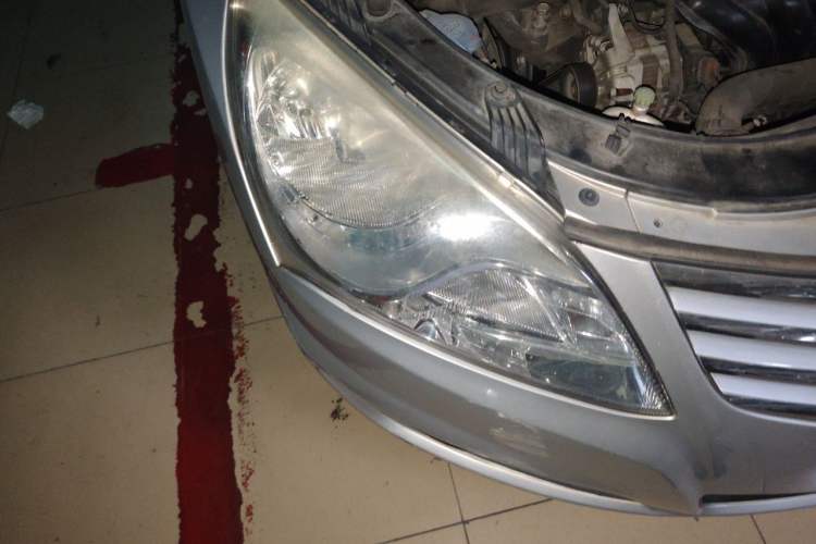 Used Hyundai Celesta 2011 1.6L Automatic Comfort Edition Right Front Headlight