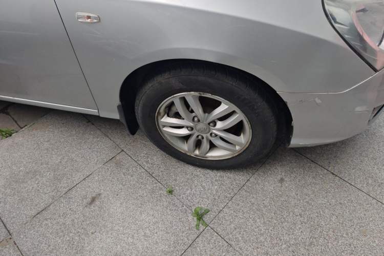 Used Hyundai Celesta 2011 1.6L Automatic Comfort Edition Right Front Wheel Hub