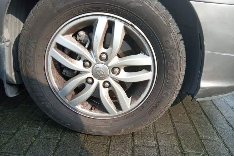 Used Hyundai Celesta 2011 1.6L Automatic Luxury Version Right Front Wheel Hub