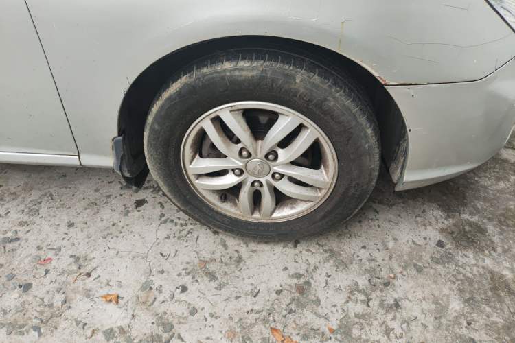 Used Hyundai Celesta 2011 1.6L Manual Luxury Model Right Front Wheel Hub