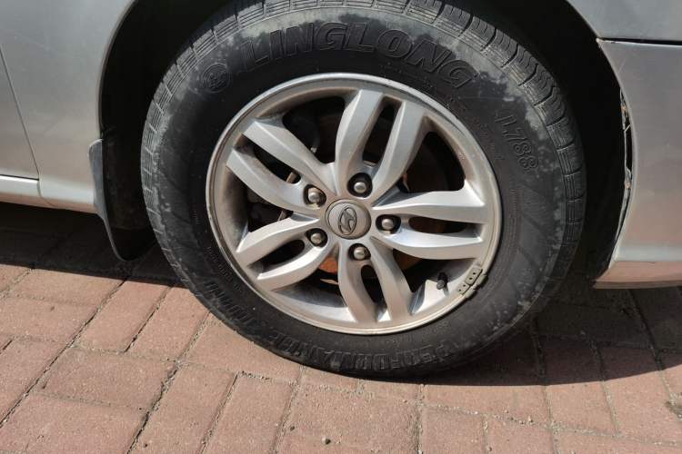 Used Hyundai Celesta 2011 1.6L Automatic Luxury Version Right Front Wheel Hub