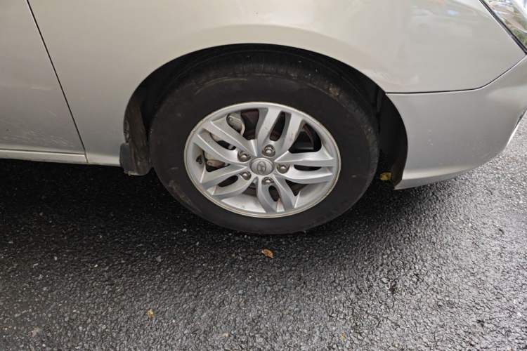 Used Hyundai Celesta 2011 1.6L Automatic Comfort Edition Right Front Wheel Hub