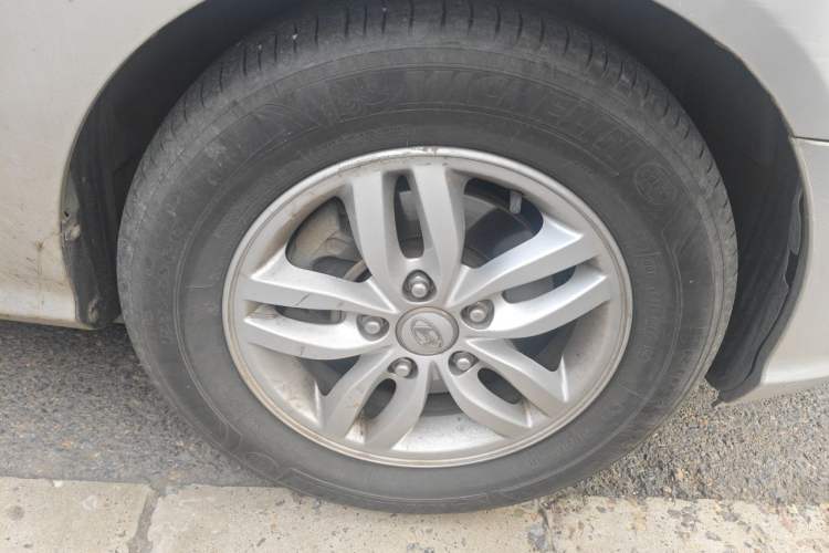Used Hyundai Celesta 2011 1.6L Automatic Luxury Version Right Front Wheel Hub