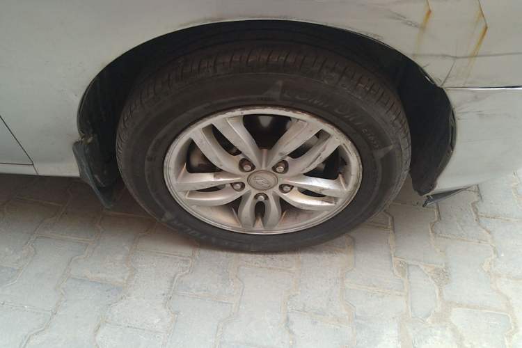Used Hyundai Celesta 2011 1.6L Manual Comfort Edition Right Front Wheel Hub