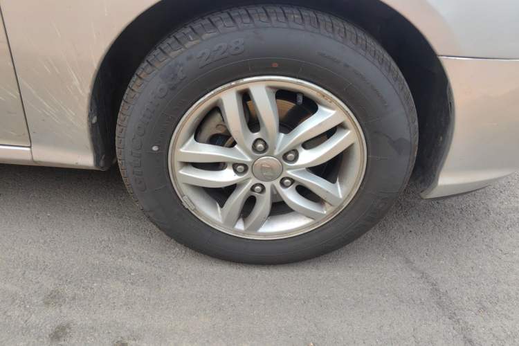 Used Hyundai Celesta 2011 1.6L Manual Luxury Model Right Front Wheel Hub