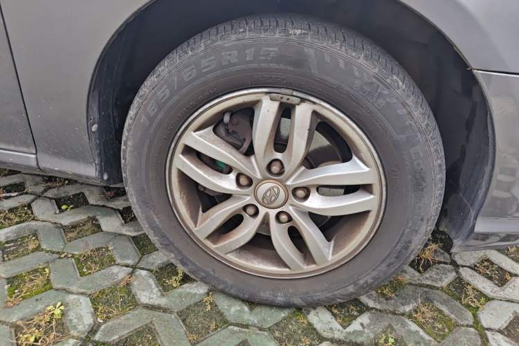 Used Hyundai Celesta 2011 1.6L Manual Comfort Edition Right Front Wheel Hub