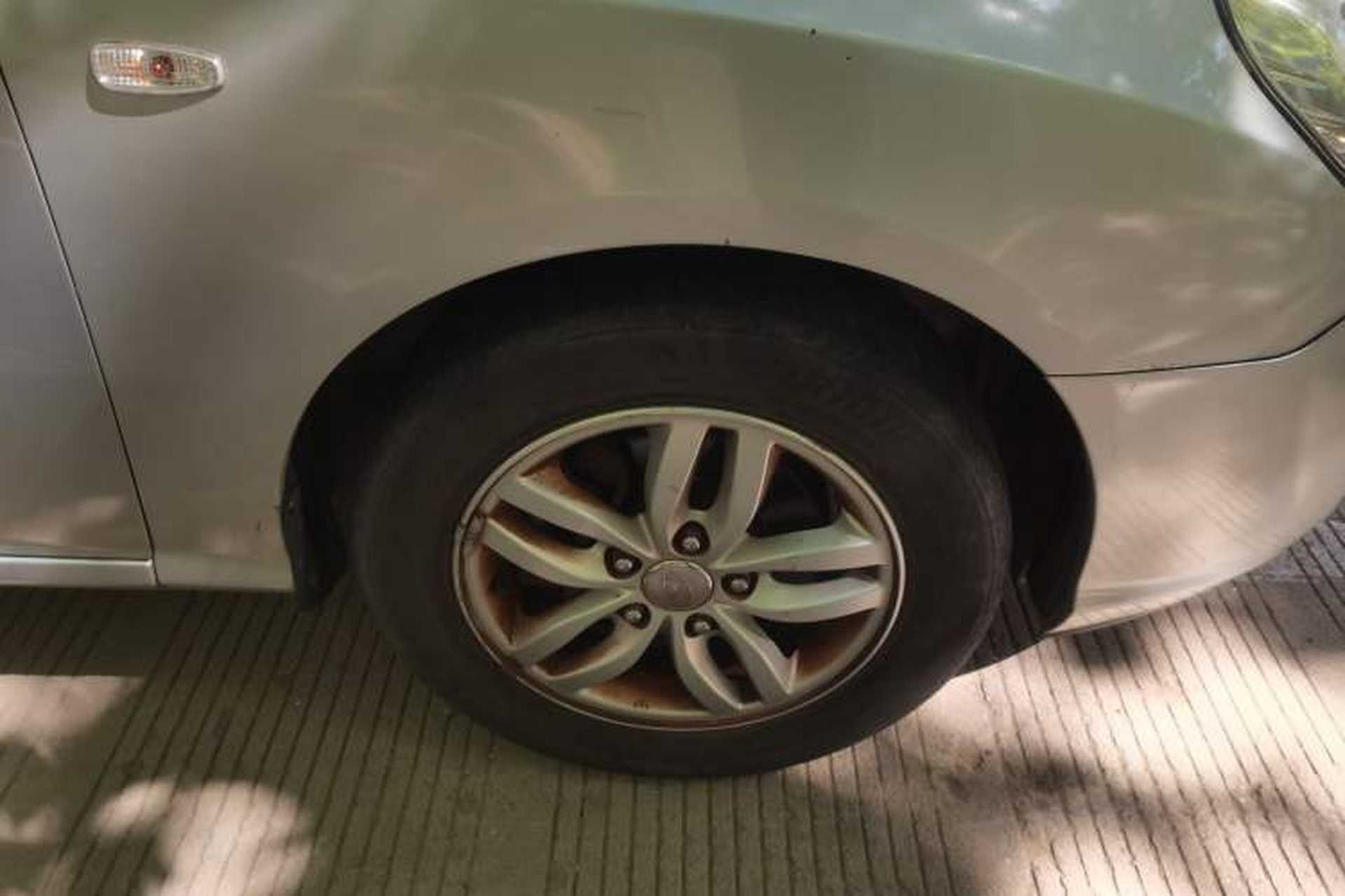 Used Hyundai Celesta 2011 1.6L Manual Comfort Edition Right Front Wheel Hub