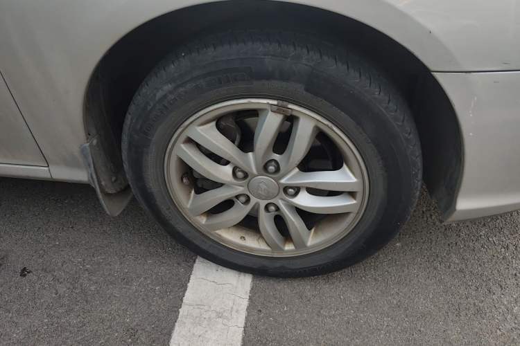 Used Hyundai Celesta 2011 1.6L Manual Comfort Edition Right Front Wheel Hub