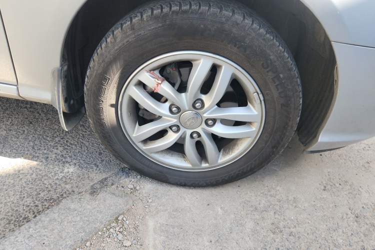 Used Hyundai Celesta 2011 1.6L Manual Comfort Edition Right Front Wheel Hub