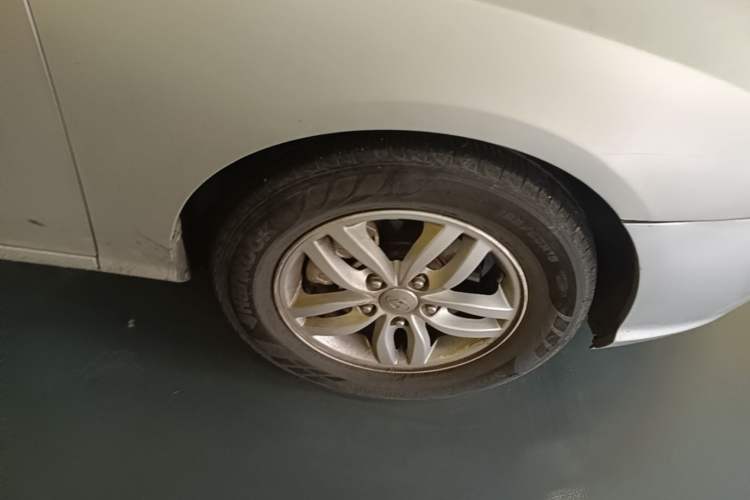 Used Hyundai Celesta 2011 1.6L Manual Luxury Model Right Front Wheel Hub