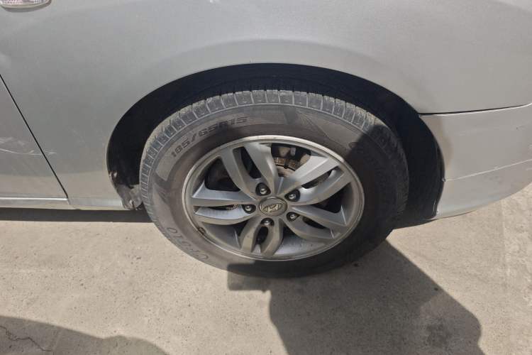 Used Hyundai Celesta 2011 1.6L Manual Comfort Edition Right Front Wheel Hub