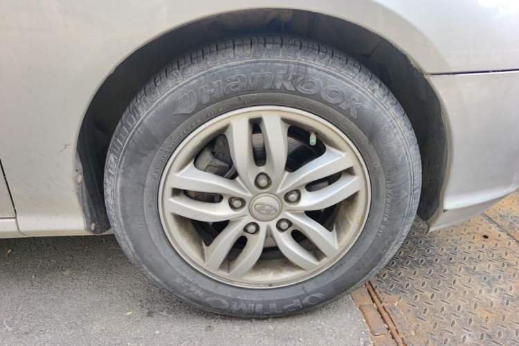 Used Hyundai Celesta 2011 1.6L Manual Luxury Model Right Front Wheel Hub
