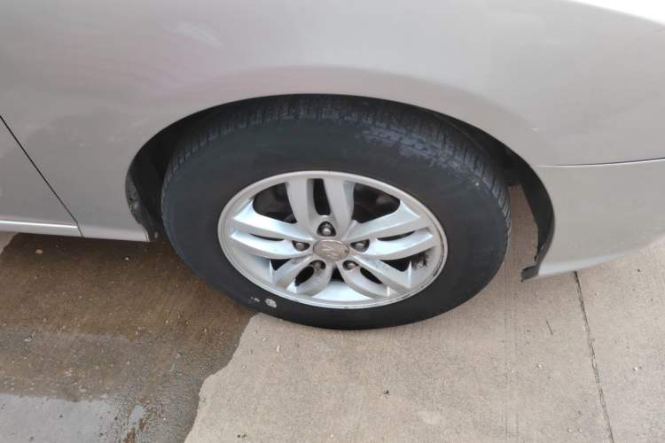Used Hyundai Celesta 2011 1.6L Automatic Luxury Version Right Front Wheel Hub
