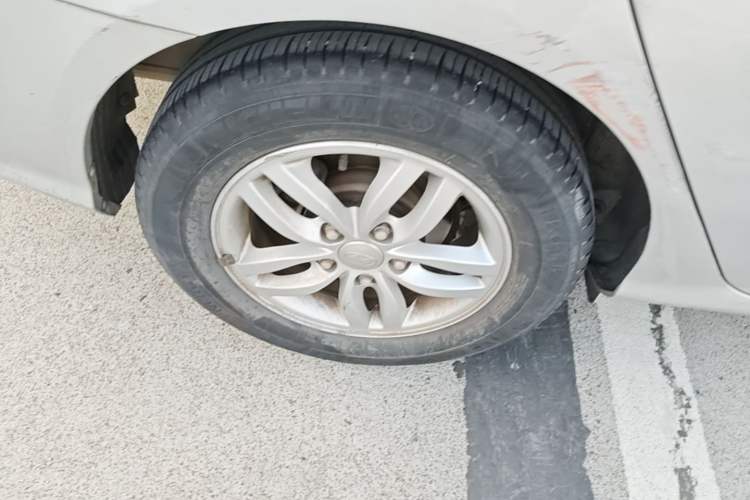 Used Hyundai Celesta 2011 1.6L Automatic Luxury Version Right Rear Wheel Hub