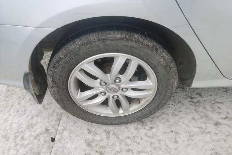Used Hyundai Celesta 2011 1.6L Automatic Comfort Edition Right Rear Wheel Hub