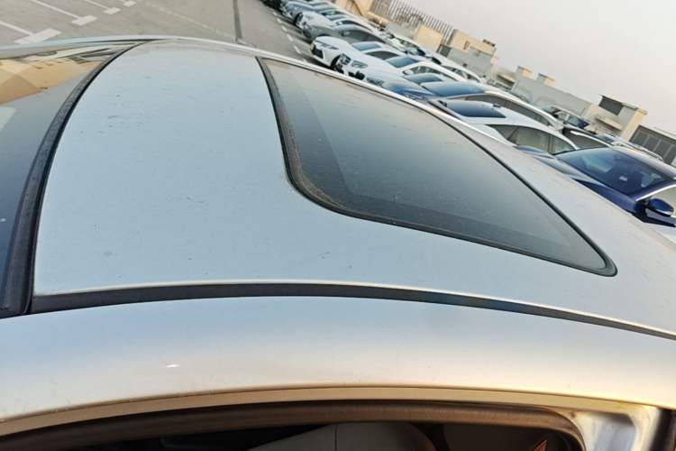 Used Hyundai Celesta 2011 1.6L Automatic Luxury Version Roof