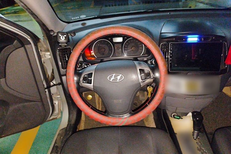 Used Hyundai Celesta 2011 1.6L Automatic Luxury Version Steering Wheel