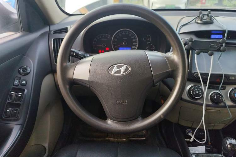 Used Hyundai Celesta 2011 1.6L Manual Luxury Model Steering Wheel