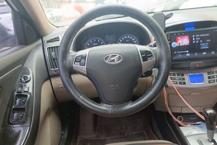 Used Hyundai Celesta 2011 1.6L Automatic Luxury Version Steering Wheel