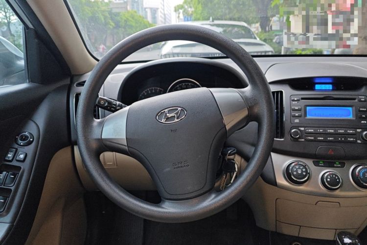 Used Hyundai Celesta 2011 1.6L Automatic Comfort Edition Steering Wheel