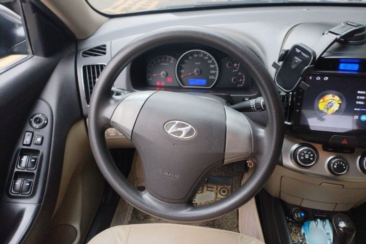 Used Hyundai Celesta 2011 1.6L Automatic Comfort Edition Steering Wheel