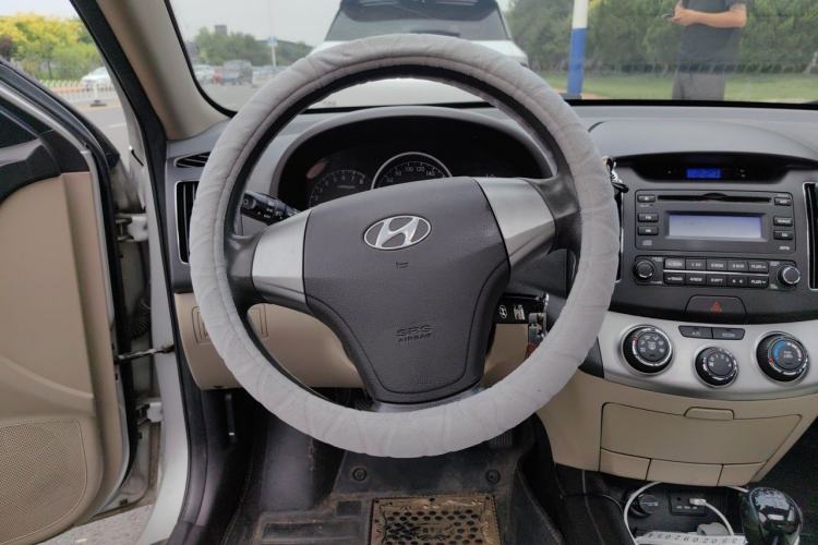 Used Hyundai Celesta 2011 1.6L Manual Luxury Model Steering Wheel