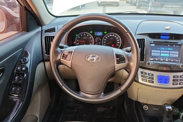 Used Hyundai Celesta 2011 1.6L Automatic Luxury Version Steering Wheel