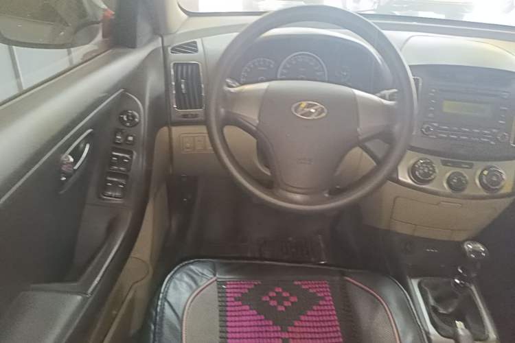 Used Hyundai Celesta 2011 1.6L Manual Luxury Model Steering Wheel