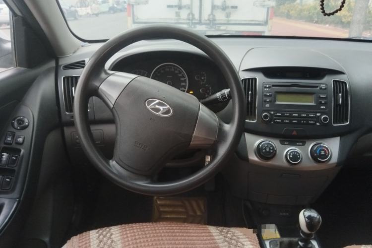Used Hyundai Celesta 2011 1.6L Manual Luxury Model Steering Wheel