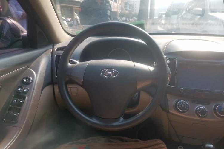 Used Hyundai Celesta 2011 1.6L Automatic Comfort Edition Steering Wheel