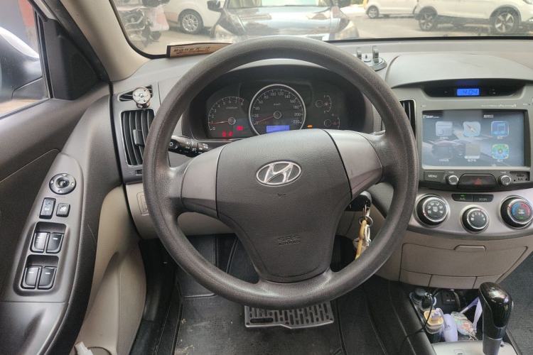 Used Hyundai Celesta 2011 1.6L Automatic Comfort Edition Steering Wheel