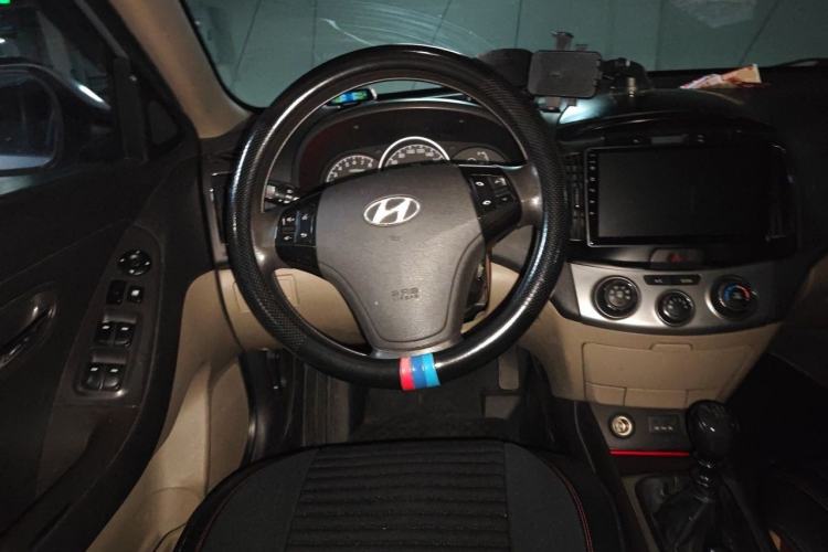 Used Hyundai Celesta 2011 1.6L Manual Luxury Model Steering Wheel