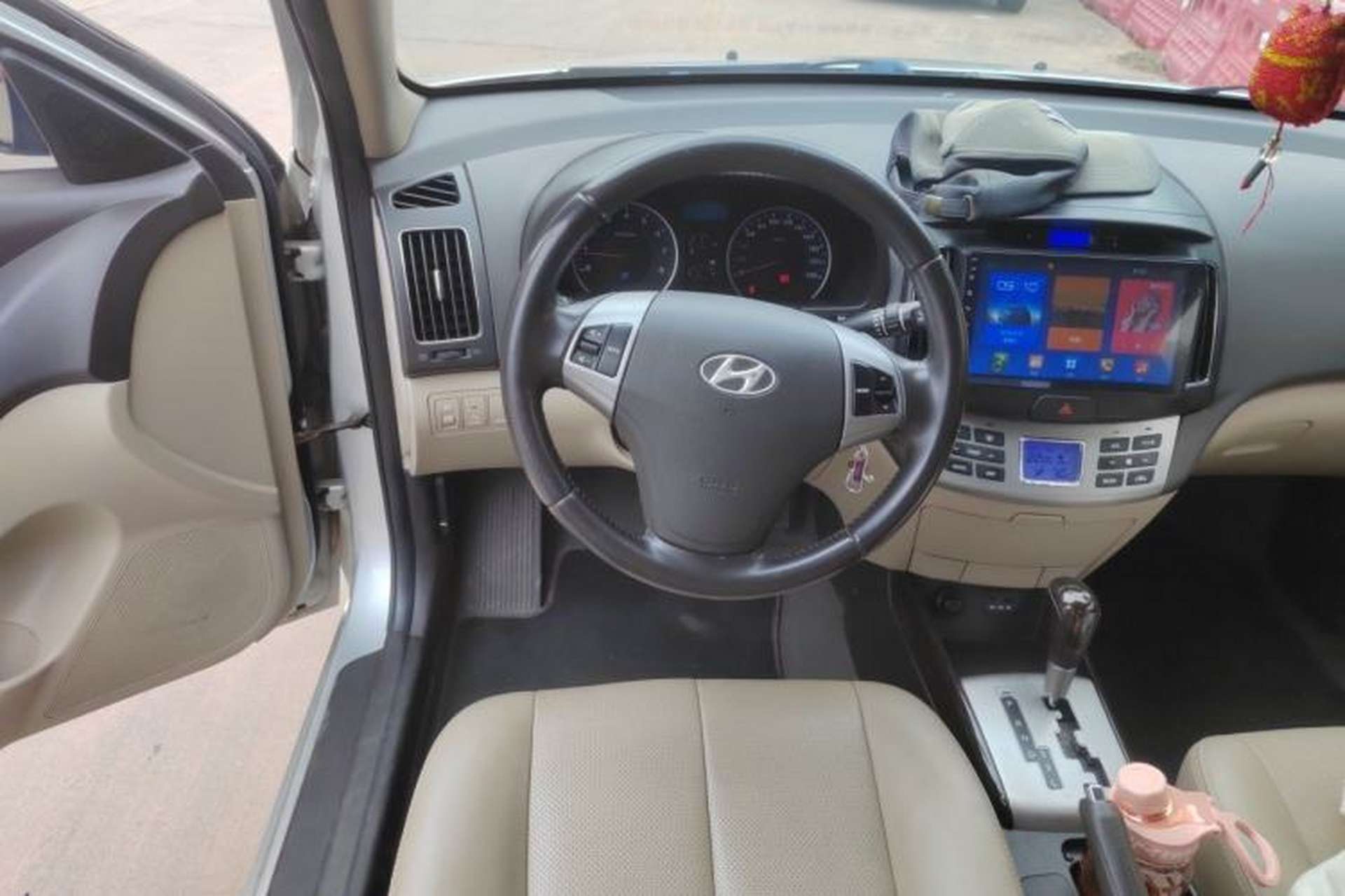 Used Hyundai Celesta 2011 1.6L Automatic Luxury Version Steering Wheel