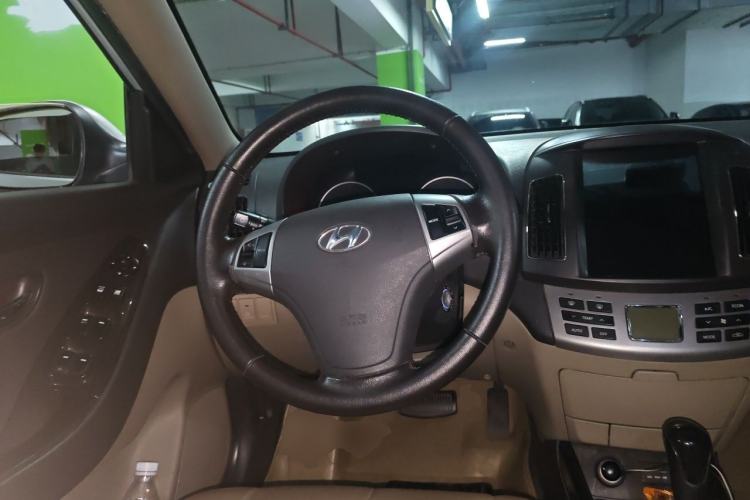 Used Hyundai Celesta 2011 1.6L Automatic Luxury Version Steering Wheel