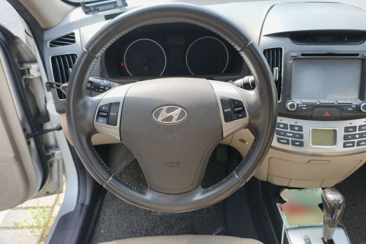 Used Hyundai Celesta 2011 1.6L Automatic Luxury Version Steering Wheel