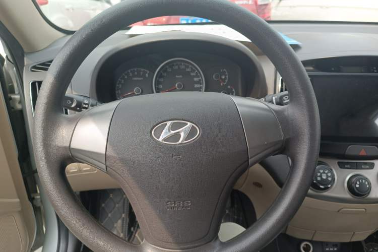 Used Hyundai Celesta 2011 1.6L Automatic Comfort Edition Steering Wheel