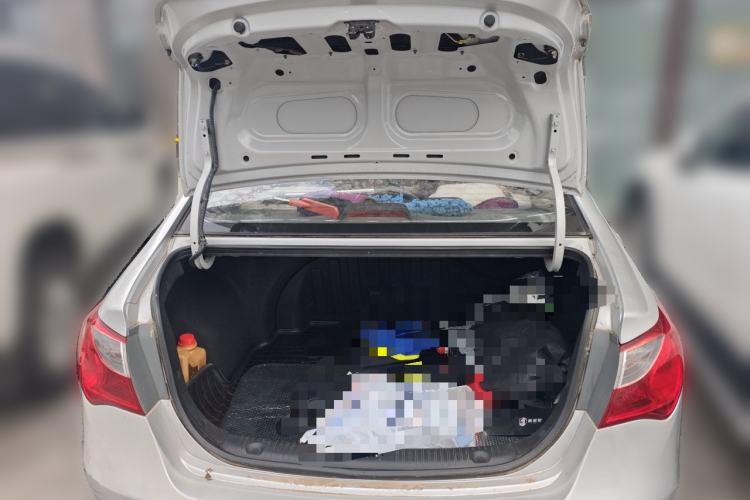 Used Hyundai Celesta 2011 1.6L Automatic Comfort Edition Trunk