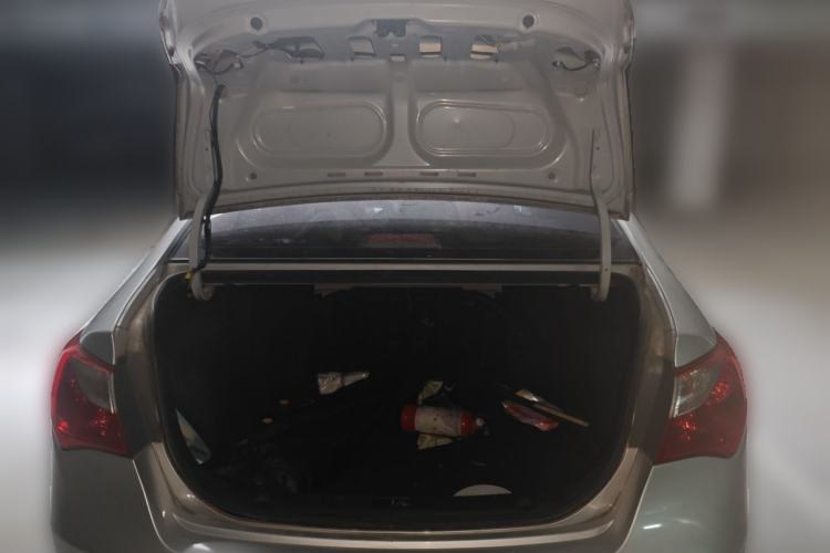 Used Hyundai Celesta 2011 1.6L Manual Comfort Edition Trunk
