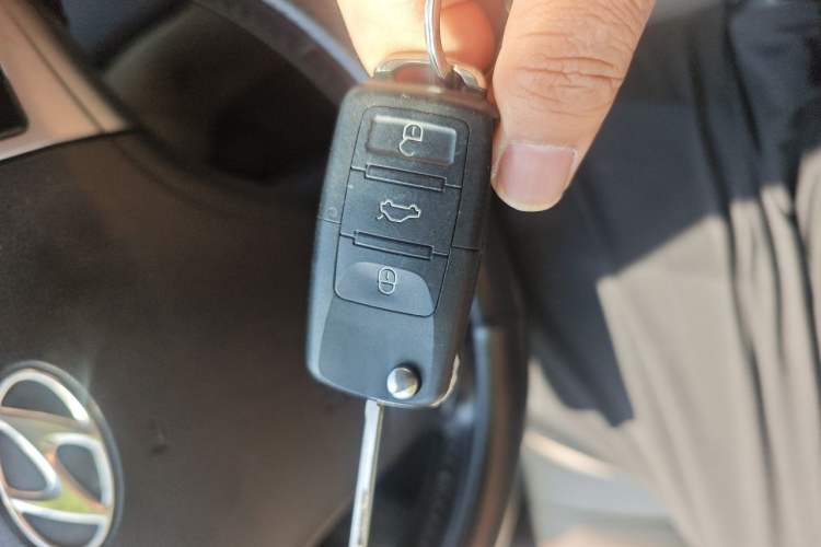 Used Hyundai Celesta 2011 1.6L Automatic Luxury Version Vehicle Key