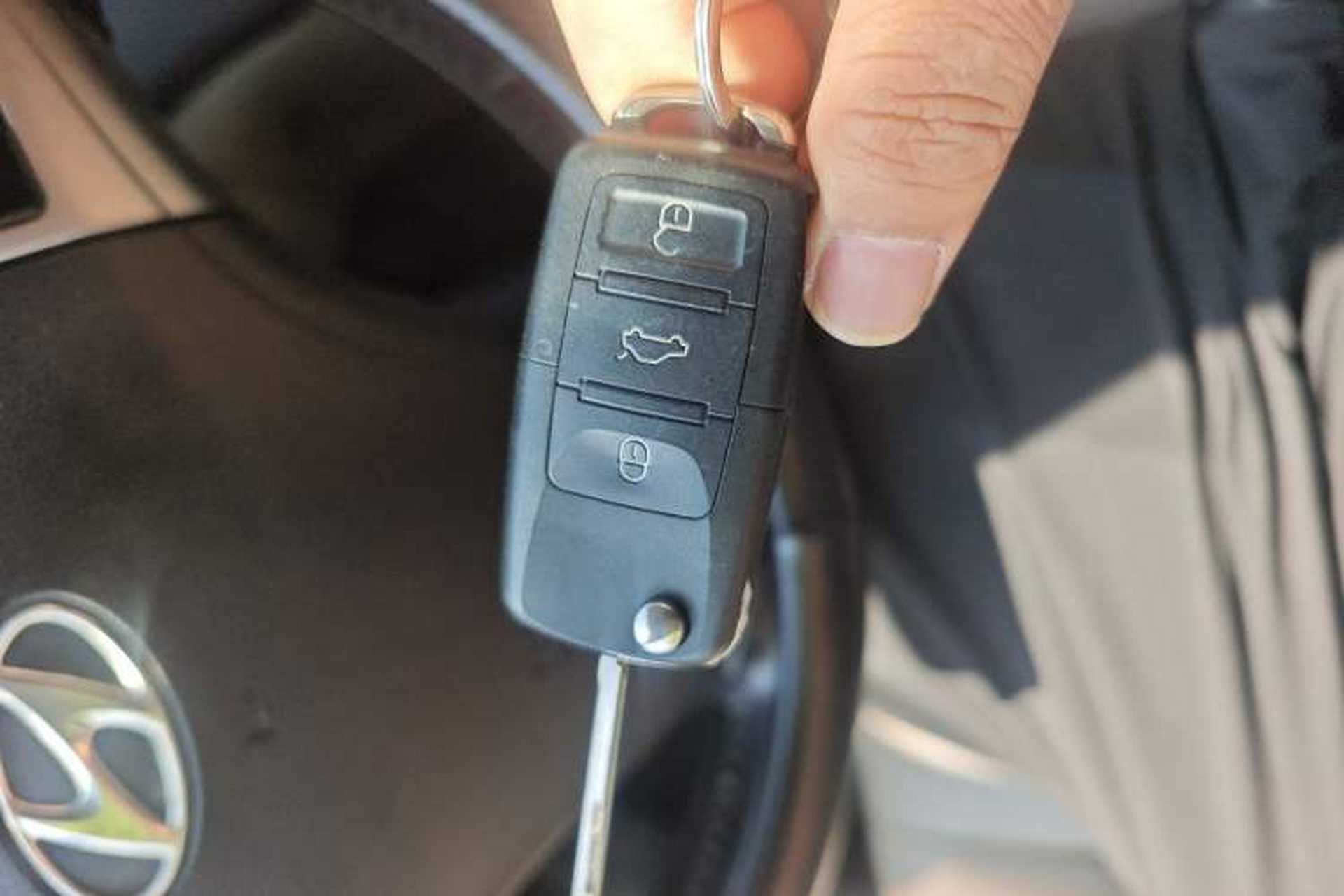 Used Hyundai Celesta 2011 1.6L Automatic Luxury Version Vehicle Key