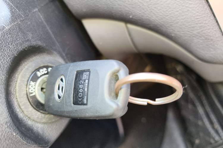 Used Hyundai Celesta 2011 1.6L Manual Comfort Edition Vehicle Key