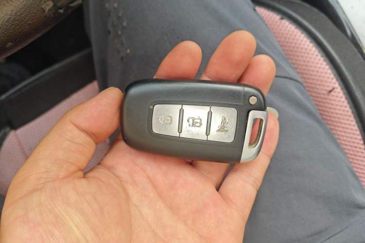 Used Hyundai Celesta 2011 1.6L Automatic Luxury Version Vehicle Key