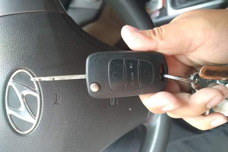 Used Hyundai Celesta 2011 1.6L Manual Comfort Edition Vehicle Key